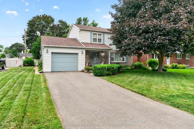 160 Elmwood Drive, Gananoque