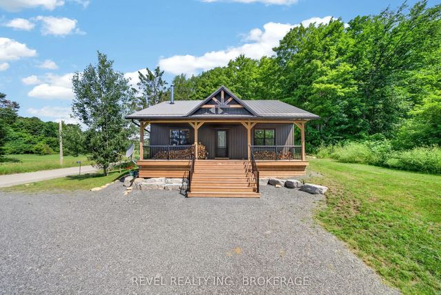 106 Long Point Road, Leeds and the Thousand Islands