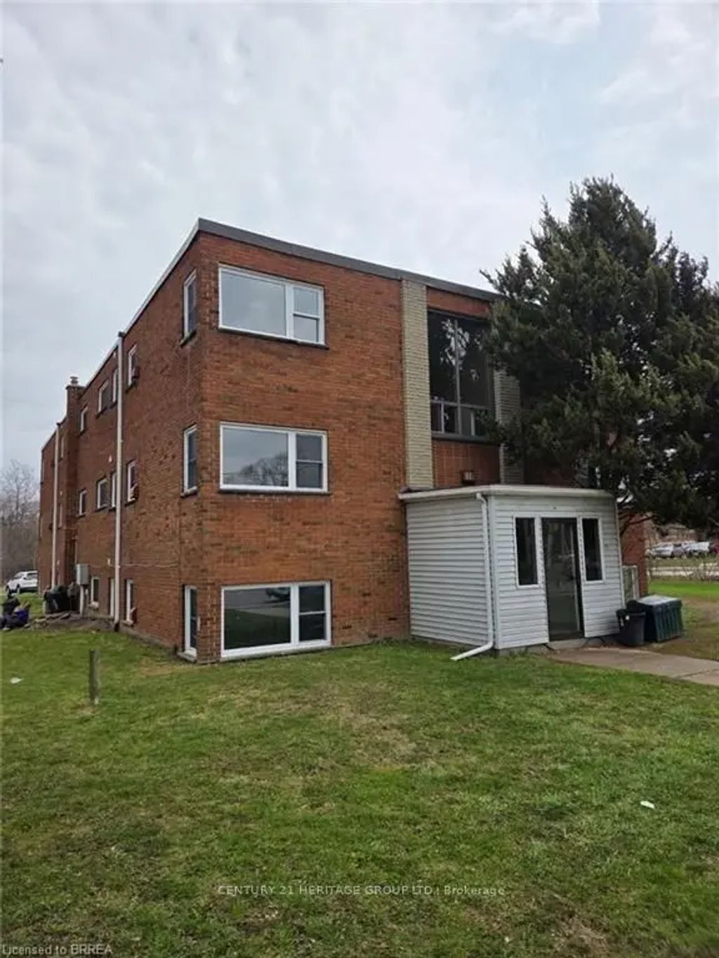 116 King Edward Avenue 7, London South