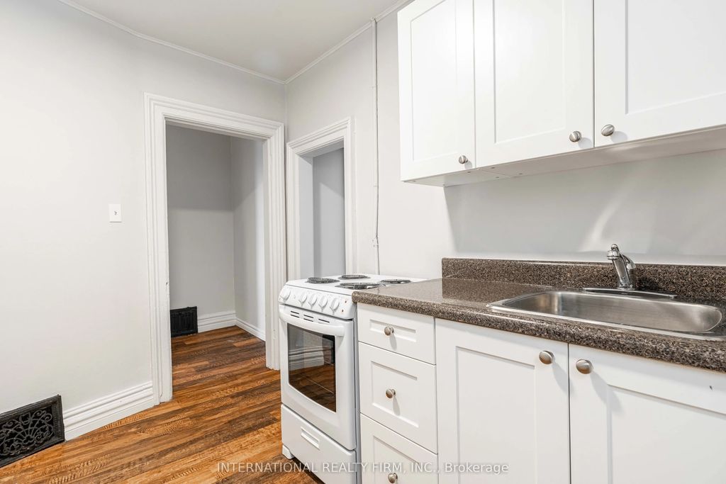 221 Hamilton Road 3, London East