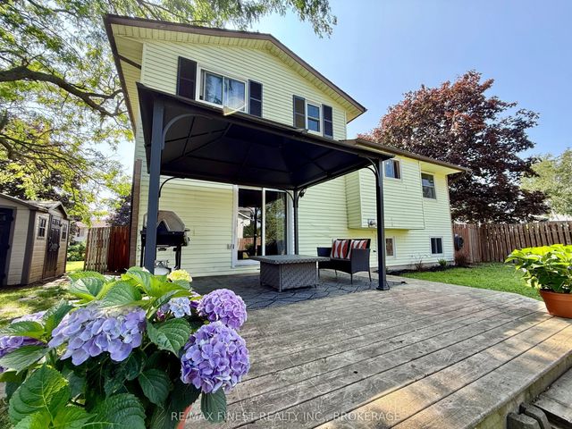66 Nicholson Crescent, Loyalist