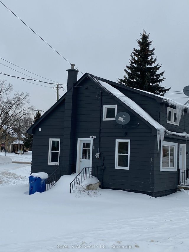 582 Garafraxa Street S, West Grey
