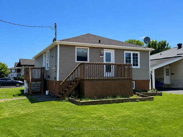 607 12th Street E, Cornwall