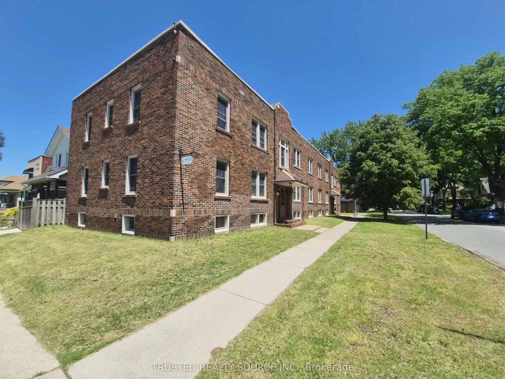 1614 Ontario Street #4, Windsor