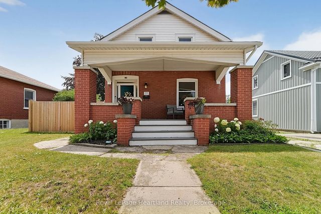 114 Elgin Avenue E, Goderich