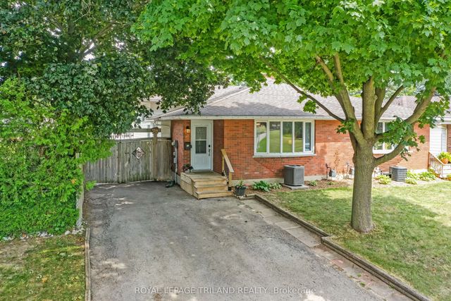 73 Genevive Place, London East