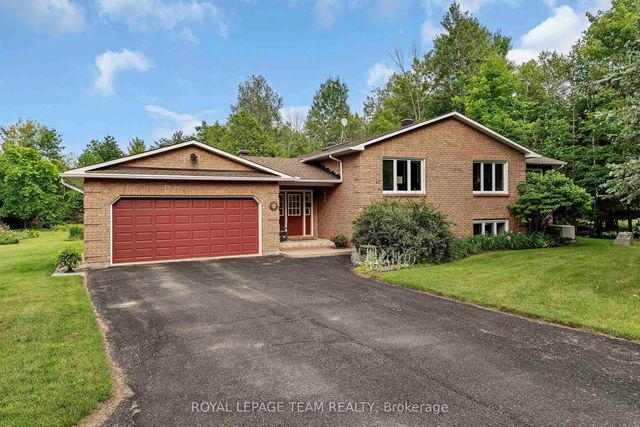 1043 County 44 Road, North Grenville