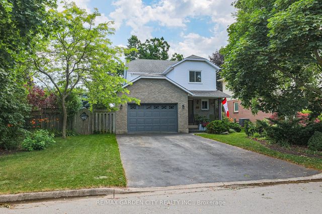 4542 Ivy Gardens Crescent, Lincoln