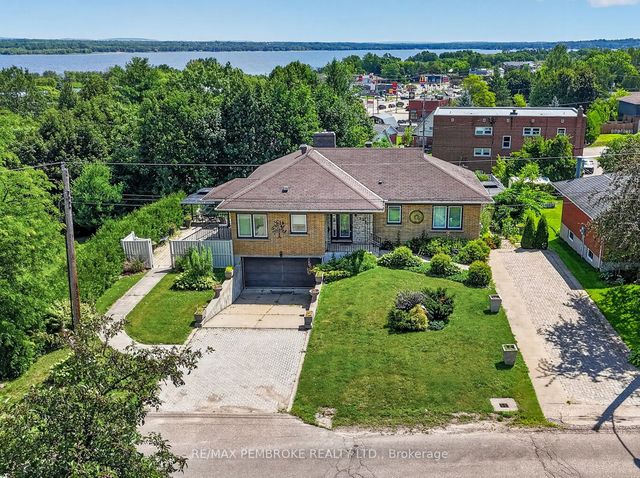 235 Broadview Drive, Pembroke