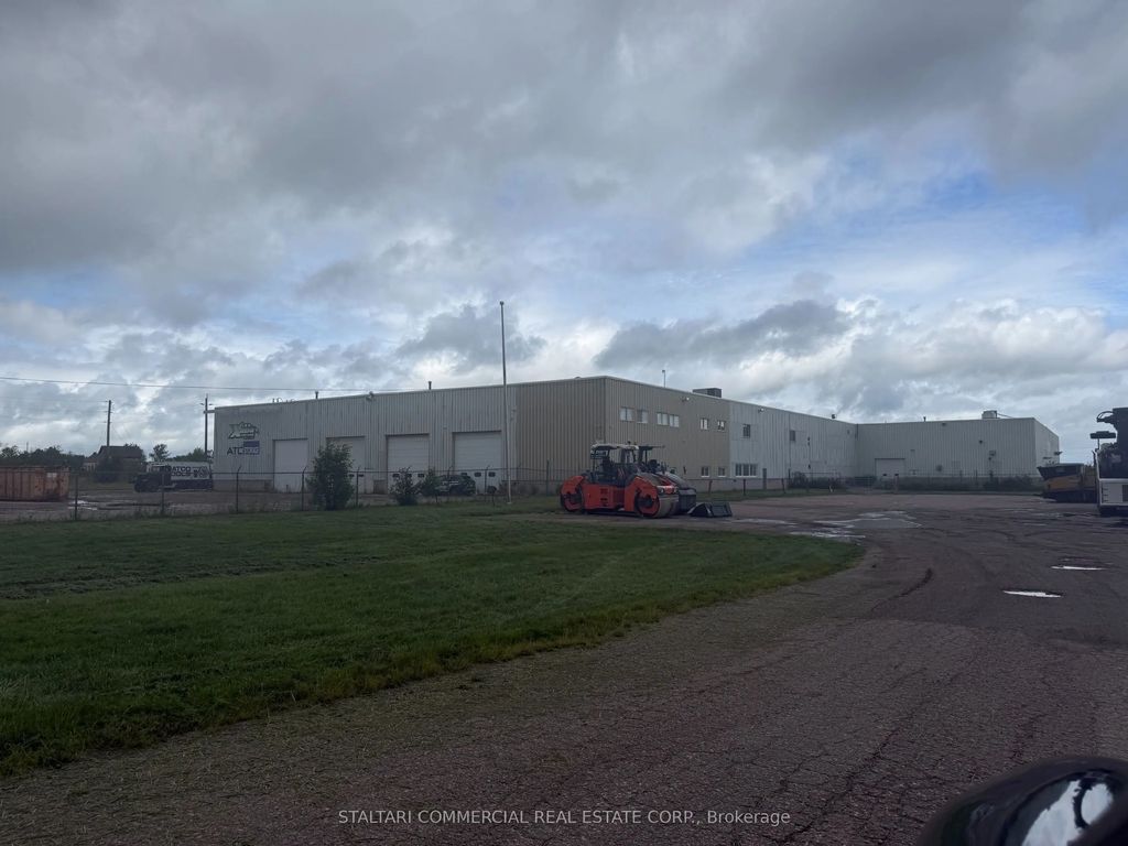 1600 Greenwood Road E, Whitewater Region