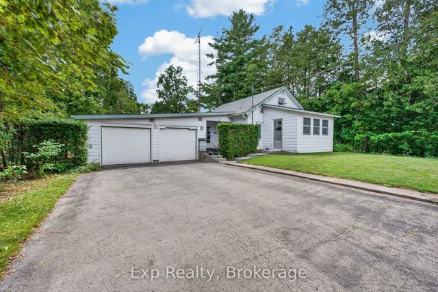 43 Paul Street, Prince Edward County
