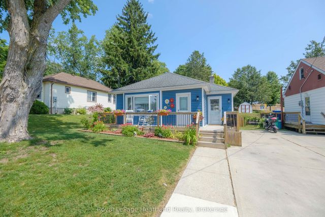 109 Carling Terrace, North Huron