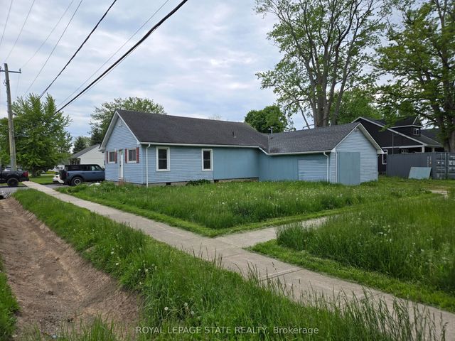 303 Ridge Road S, Fort Erie