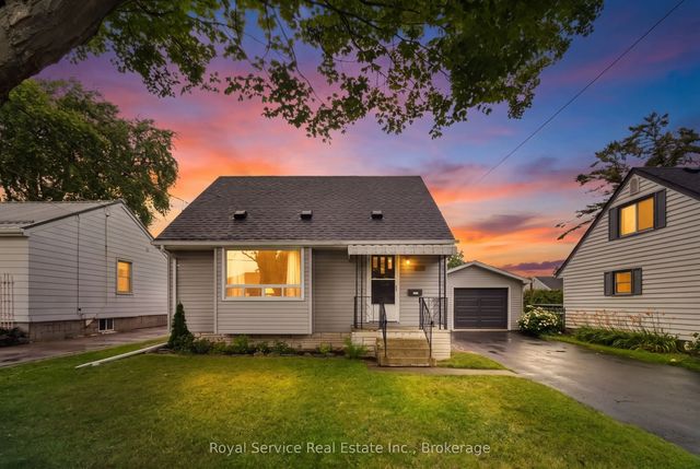 558 Burnham Street, Cobourg