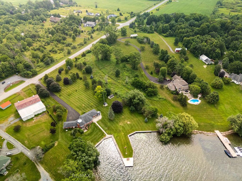 40 Howe Island Drive, Frontenac Islands