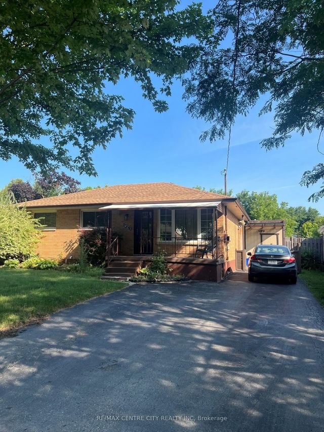 1590 Dixie Street, London East