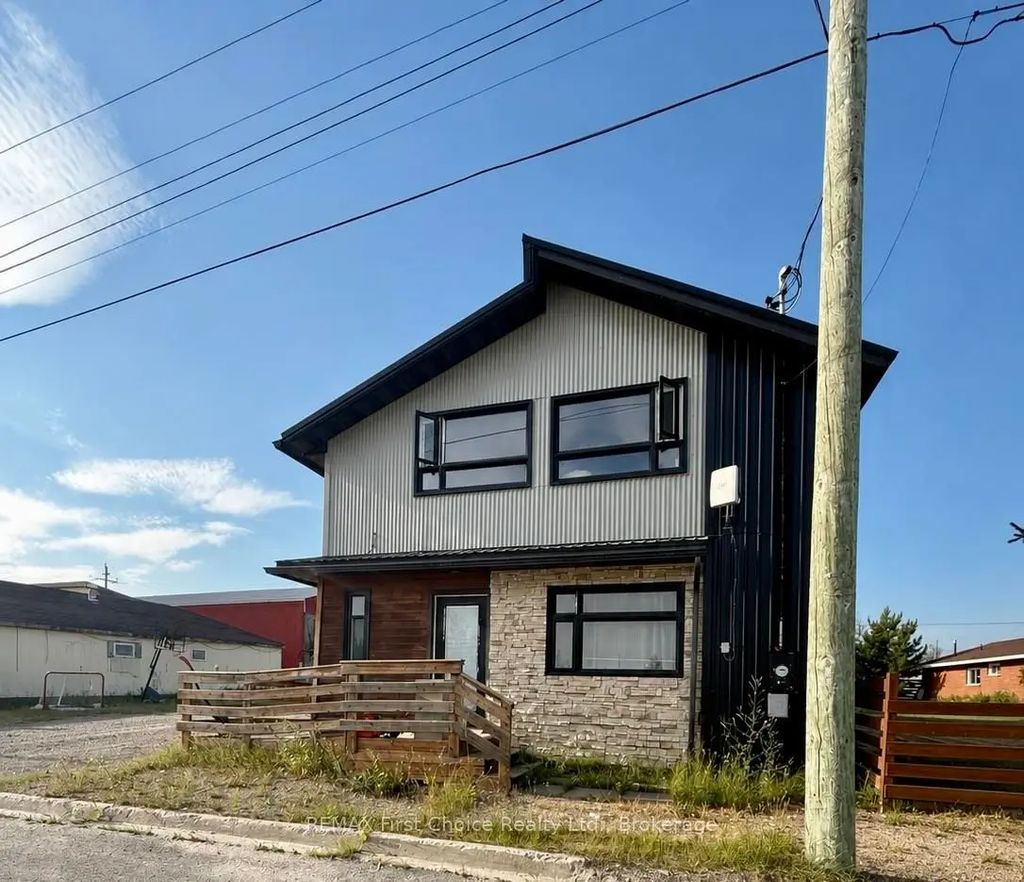 108 First Ne Avenue, Greenstone