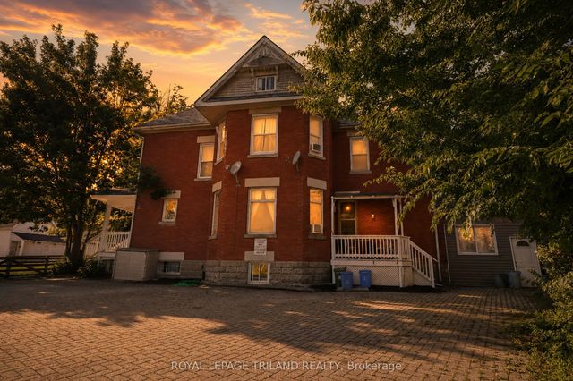 193 Wharncliffe Road N, London North