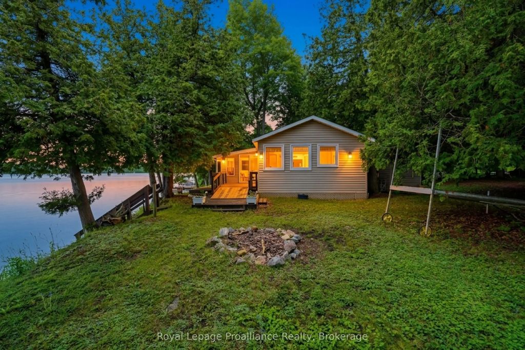 188 North Beaver Lake Road, Stone Mills