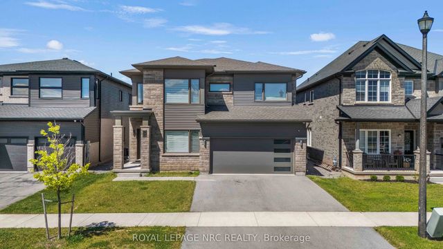 12 Swan Avenue, Pelham