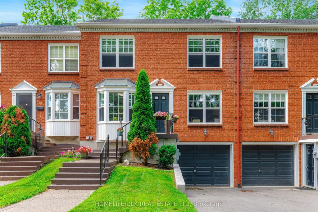 18 Country Club Place, Brockville