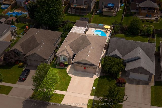 150 Forestway Trail, Woodstock