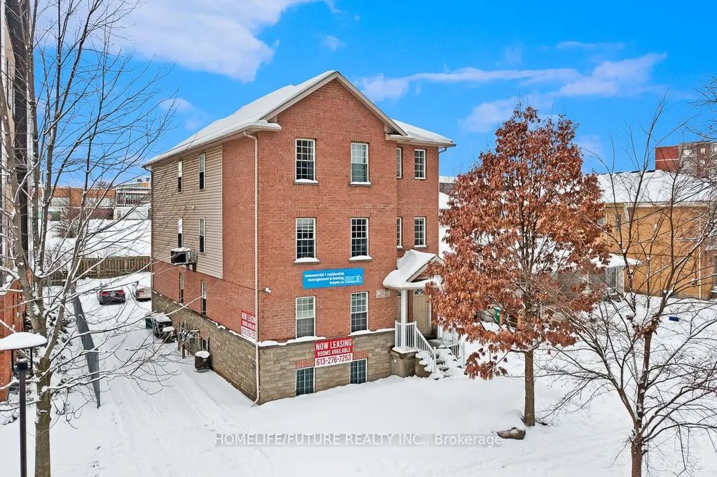 327 Spruce Street A, Waterloo