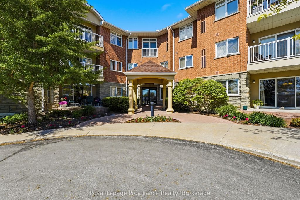 15 Heartwood Drive 101, Belleville