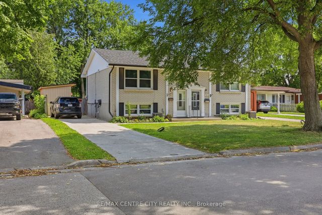 1564 Nairn Avenue, London East