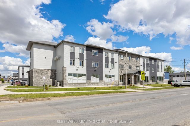 979 North Russell Road 302, Russell
