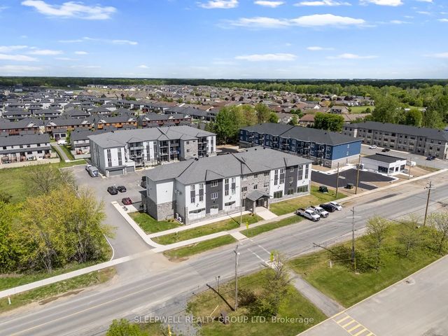979 North Russell Road 305, Russell
