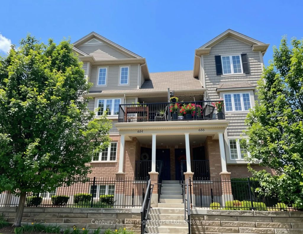 654 Woodlawn Road E B, Guelph