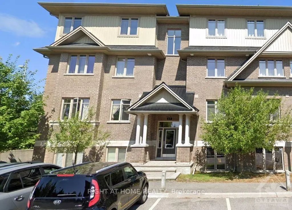57 Tayside Private H, Barrhaven