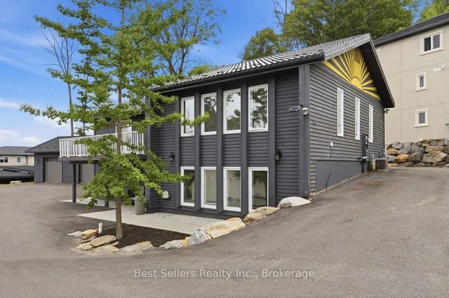 56 Florence Street W 2, Huntsville