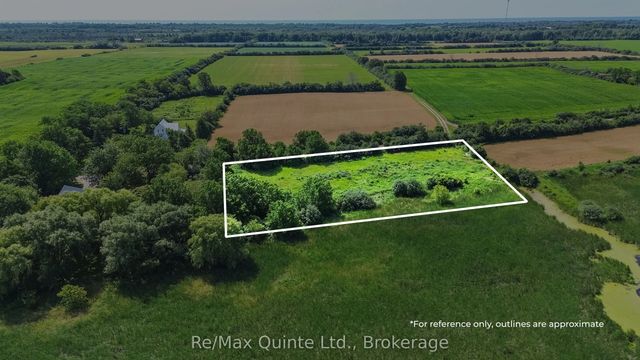 214 Pleasant Bay Road, Prince Edward County