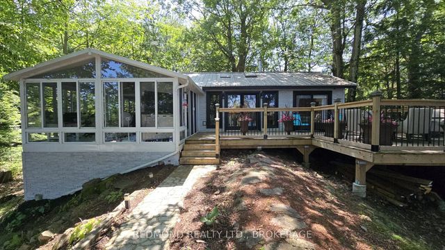 114 Prince Regent Island, Leeds and the Thousand Islands