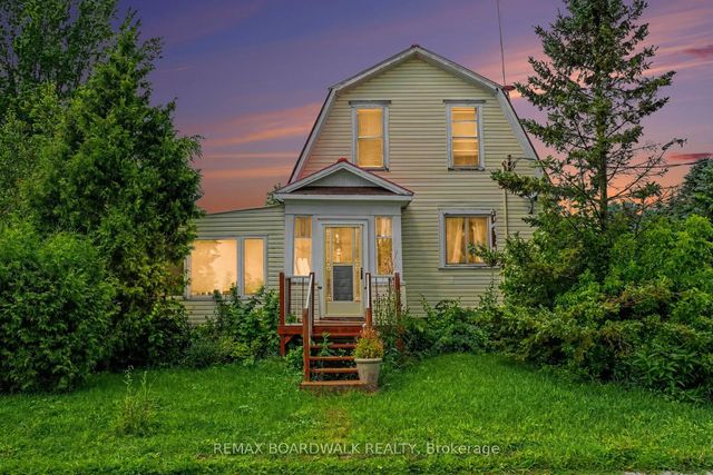 11049 Gilmour Road, South Dundas