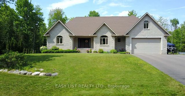110 Monck Square, Laurentian Hills