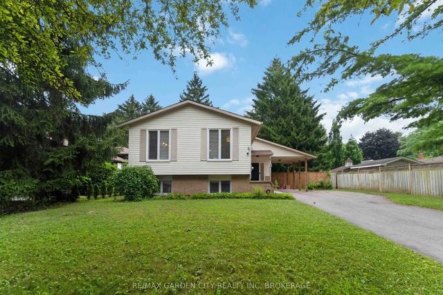 3 Fallingbrook Drive, Pelham