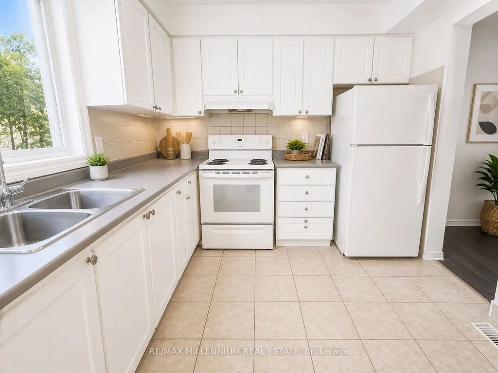 414 Stone Road 24, Guelph
