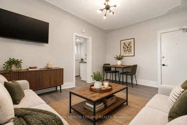 425 Mckenzie Avenue 8, London South