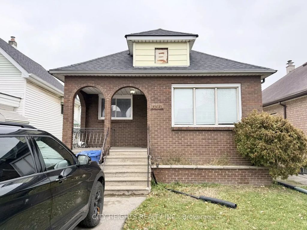 1102 Langlois Avenue, Windsor