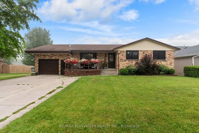 210 Hill Street, Central Huron