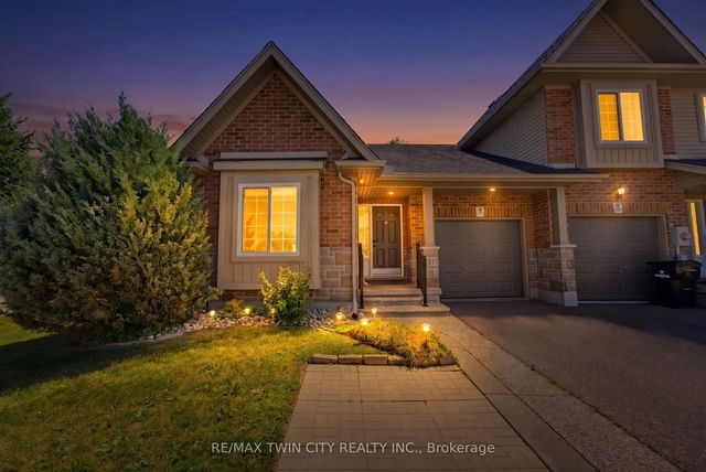 934 Zeller Crescent, Kitchener