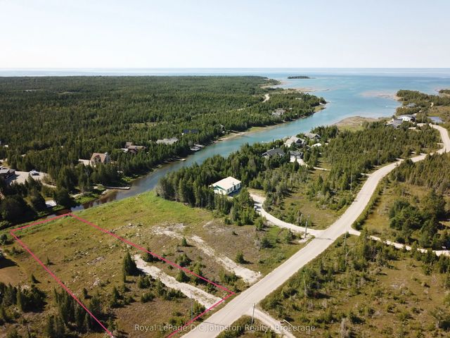 17 Bay Shore Ave. N. Avenue, Northern Bruce Peninsula