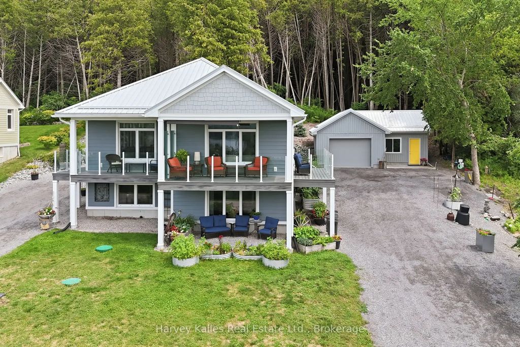 12399 Loyalist Parkway, Prince Edward County