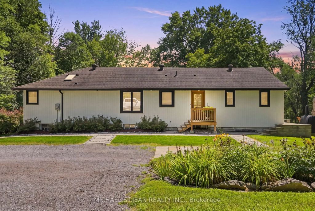 1095 Governors Road, Hamilton
