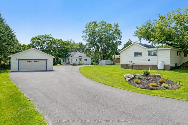 127 Rose Mac Drive, Drummond/North Elmsley