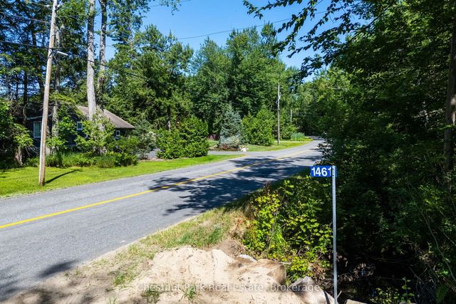 1461 Golden Beach Road, Bracebridge