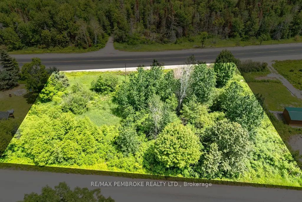 Lance Road, Laurentian Hills